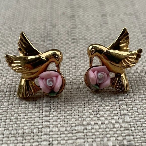 Jewelry - Vintage Earrings Gold Tone Bird with flower Stud Ear Jewelry